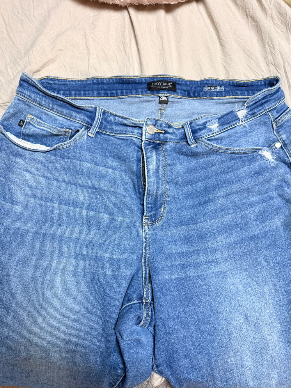 Judy Blue Light/Medium Blue High Rise slim fit ankle length